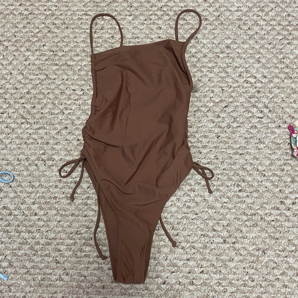 Unknown Brand Other - ONE PIECE SWIMSUIT, ADJUSTABLE HIGH CUT SIDES - MEDIUM